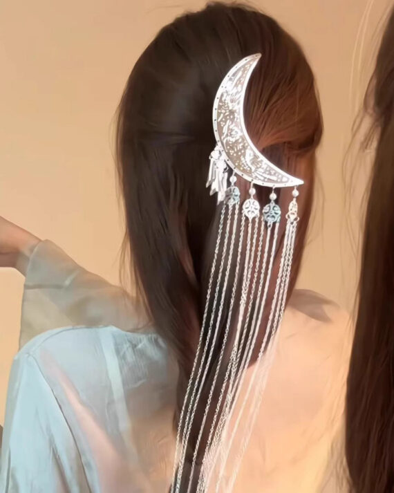 Vogue Silk Alloy Crescent Moon Tassel Hairpin